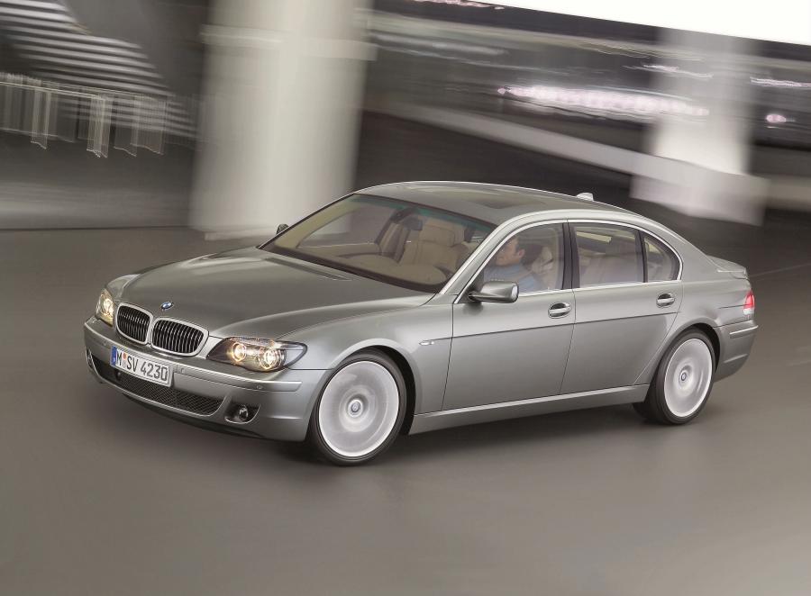 BMW 750Li (E66) 2005 года  (WW) (фото 17 из 41)